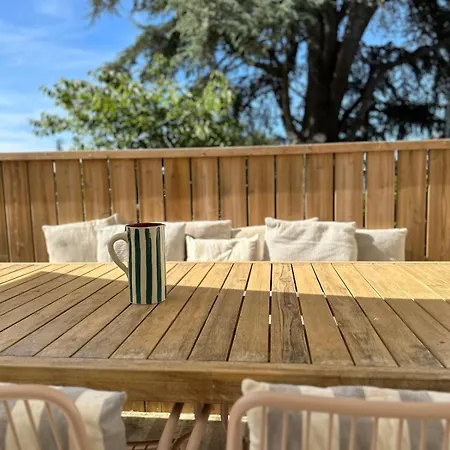 Avec Piscine Privée Au Calme Villa